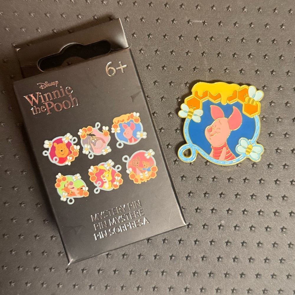 Loungefly Disney Winnie the Pooh Honeycomb Portraits Blind Box Enamel Pin Piglet